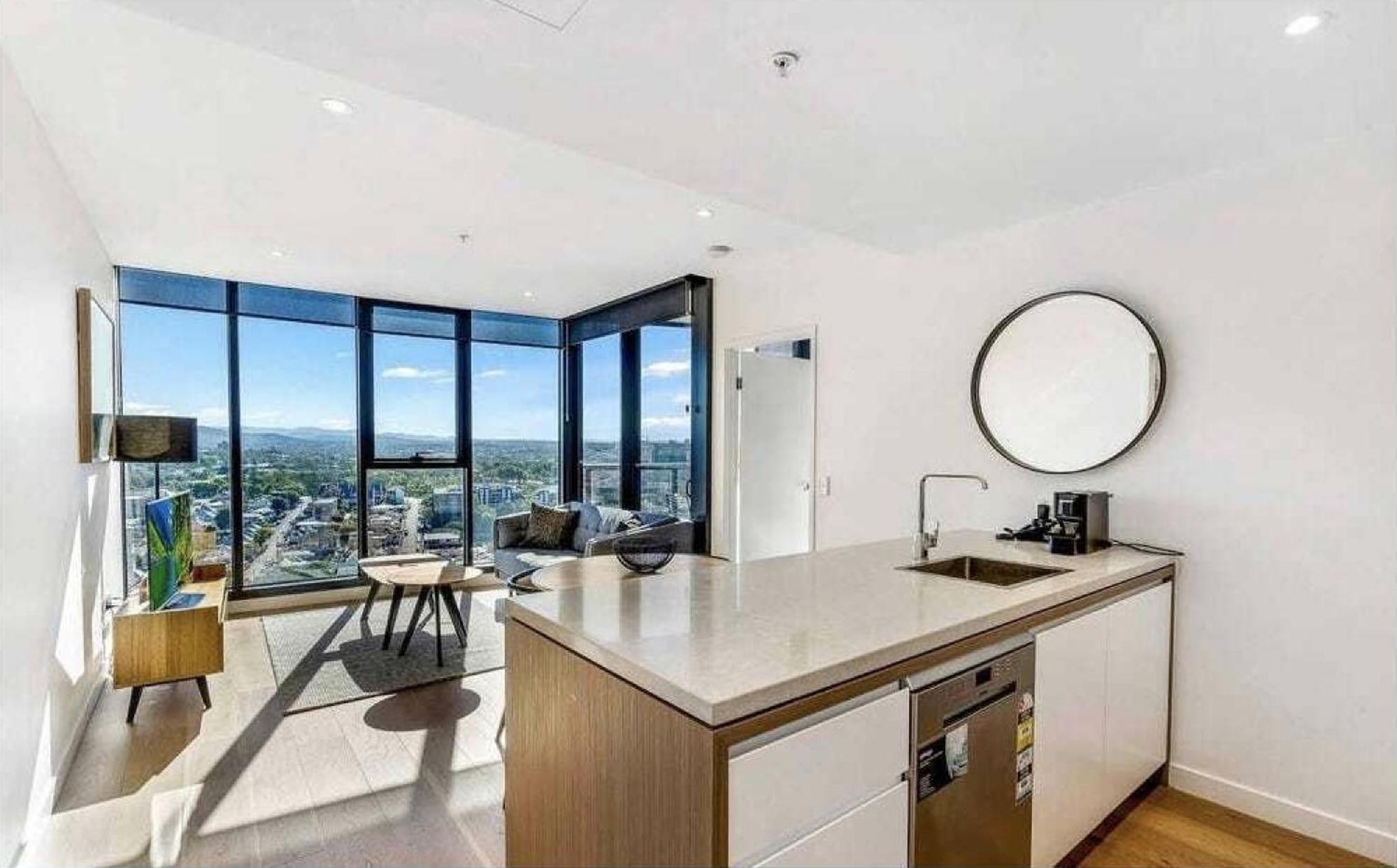 Apartment Stylish 1br With Mountain Views