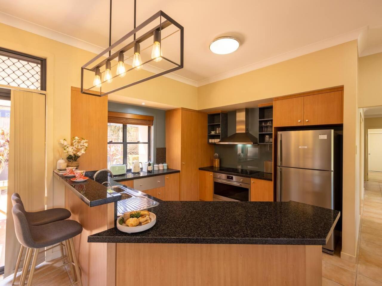 Holiday home Bauhaus Design 5 Bedrooms At Carindale *