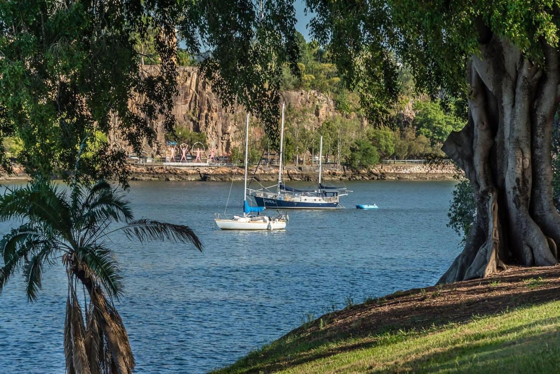 Skyline Sanctuary 1br With River Views Apartment Brisbane