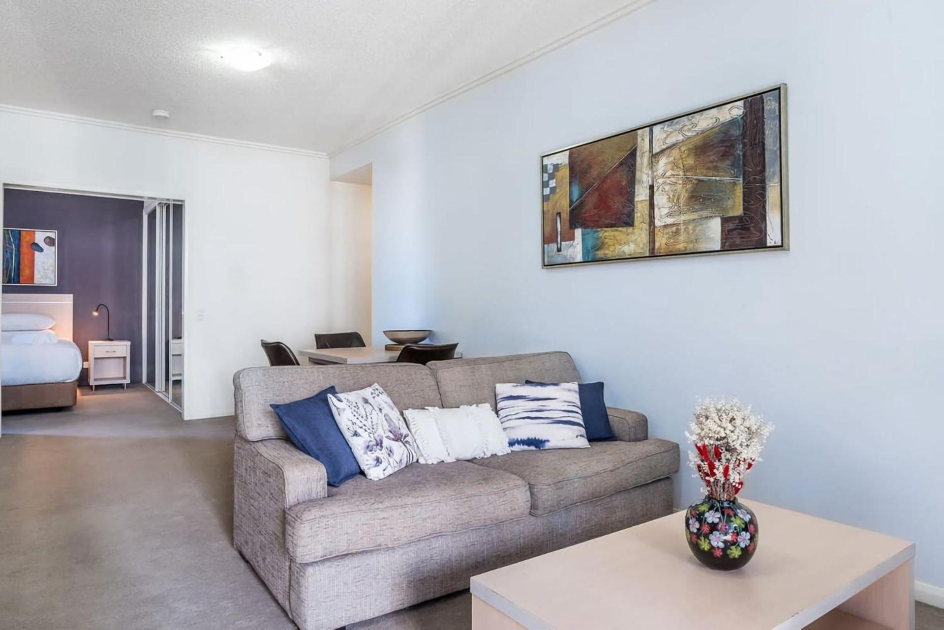 Skyline Sanctuary 1br With River Views Apartment