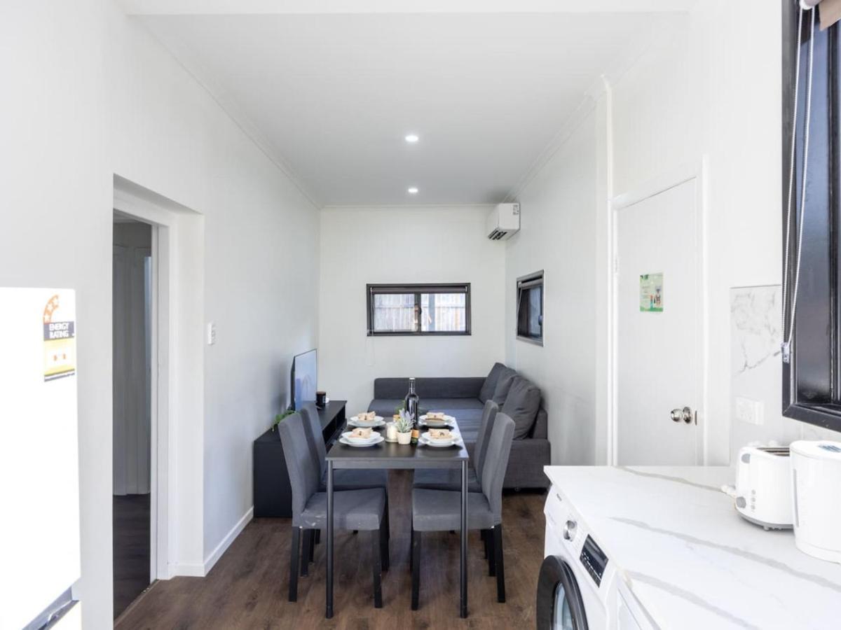 Affordable 3b Unit Cbd Steps To River N Stadium Holiday home