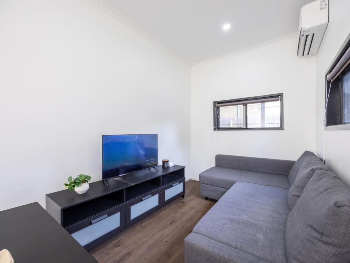 Affordable 3b Unit Cbd Steps To River N Stadium Holiday home *