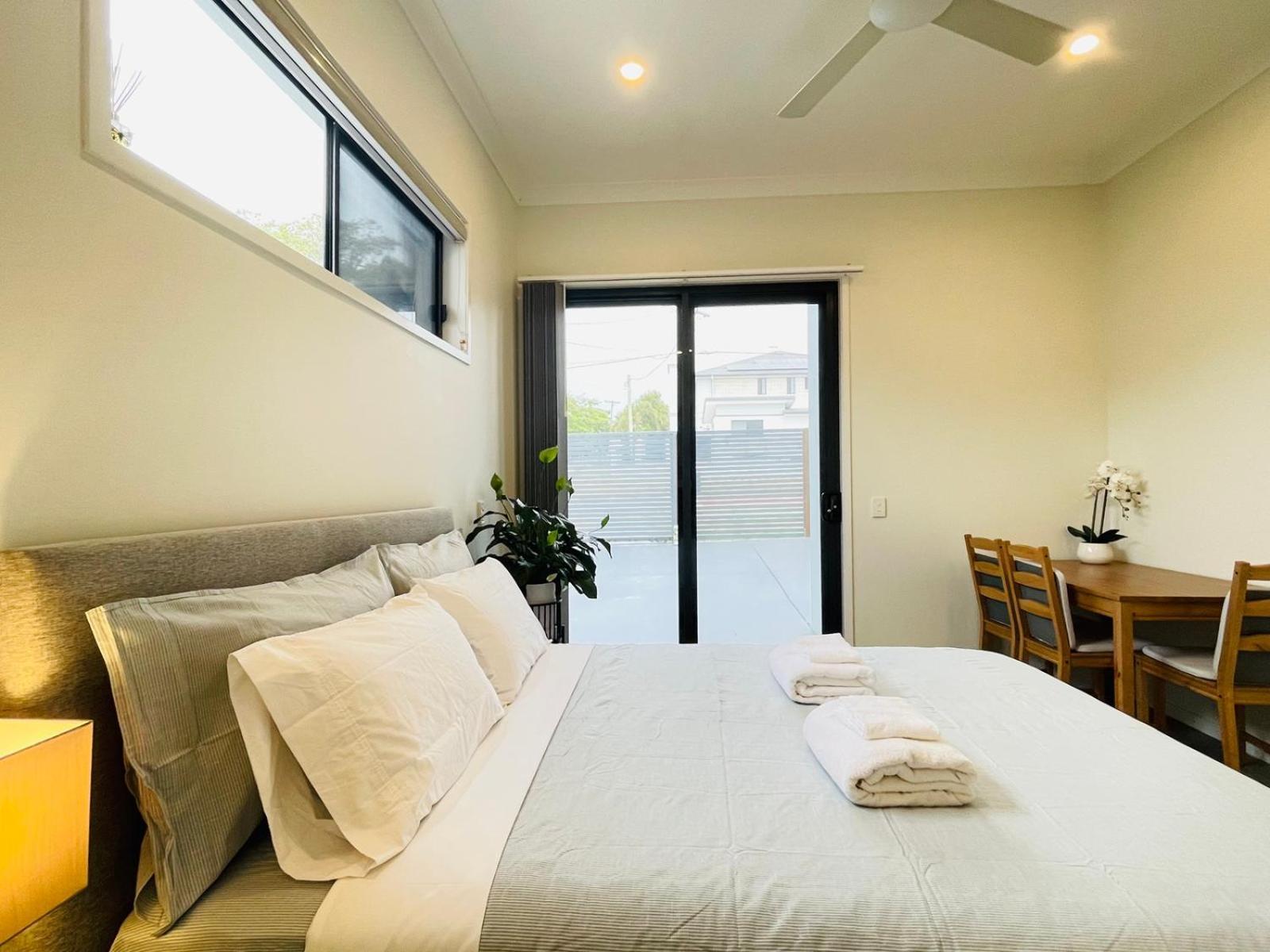 Independent With Onsuite And Small Kitchen *