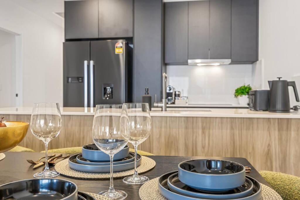 Family Retreat - Free Secure Car Park, Garden Westfield Shopping, Restaurants Apartment Brisbane