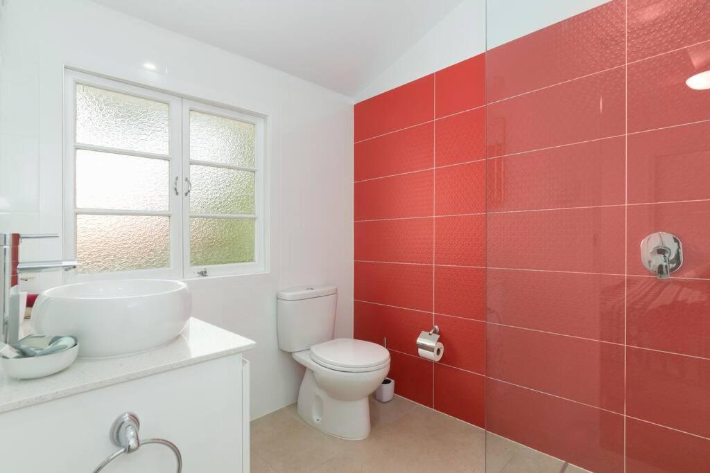 Milton Mews Red Townhouse - Auchenflower, Pets *