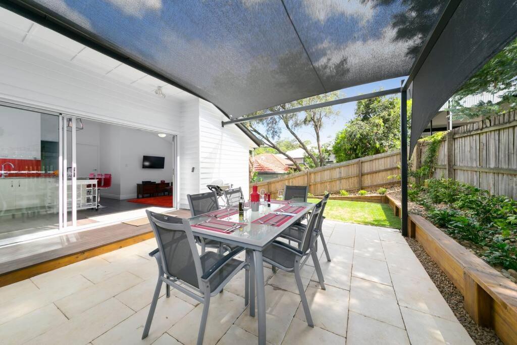 Milton Mews Red Townhouse - Auchenflower, Pets Apartment Brisbane