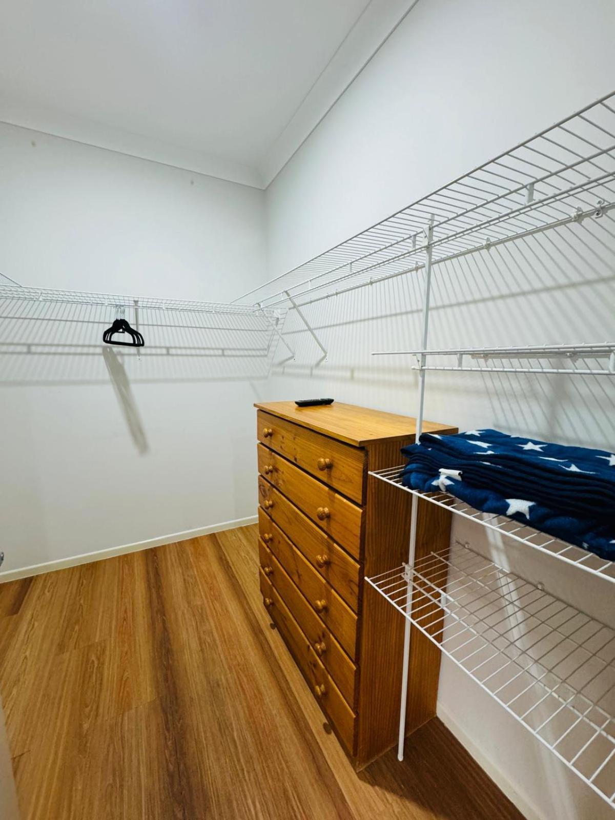 Homestay Serene Share In Coopers Plains