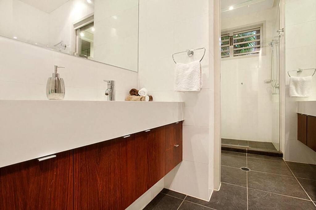 Lambert House Lower & Middle Levels Holiday home