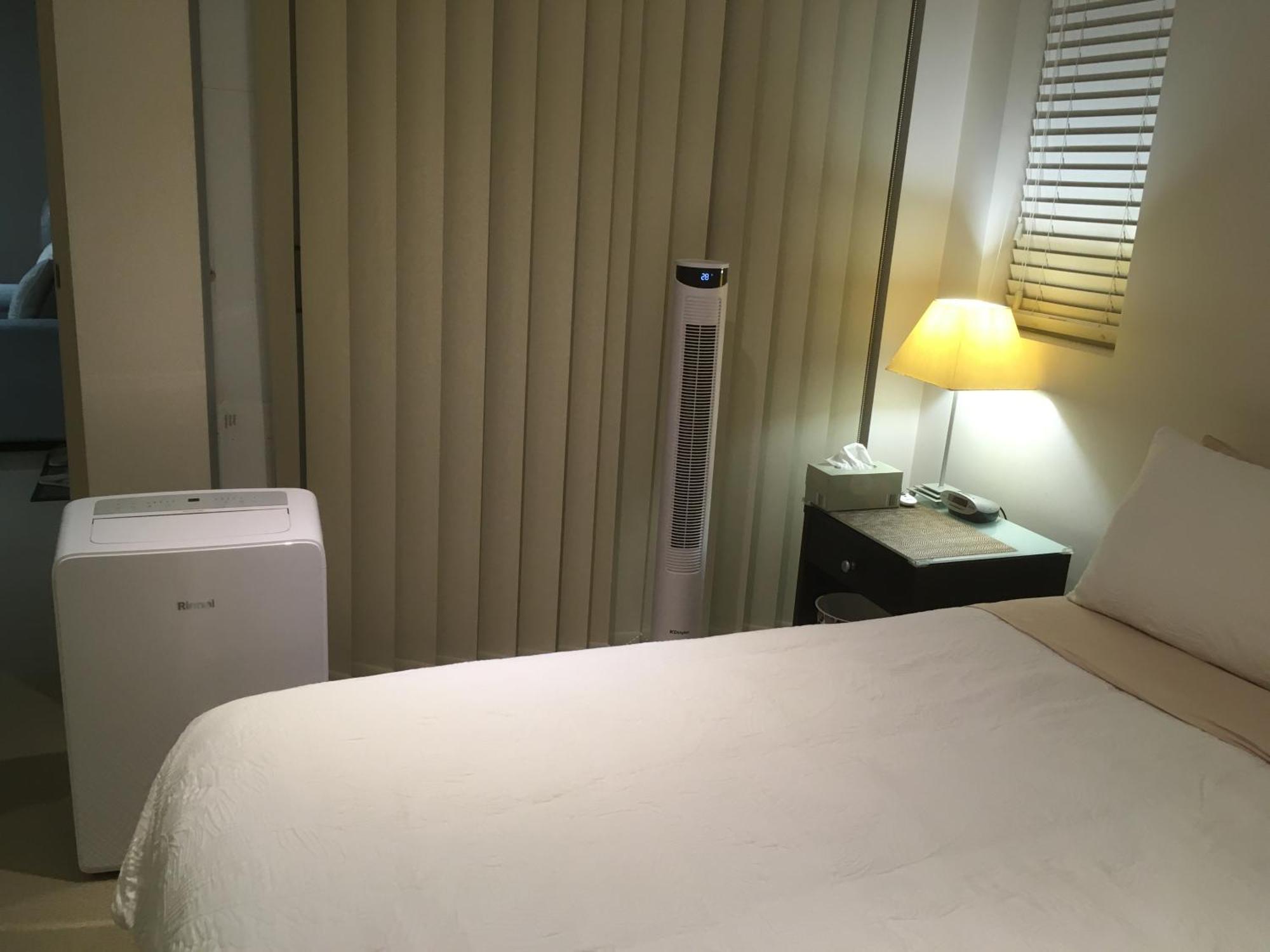 Merivale In South Two Beds Two Baths One Parking Apartment *