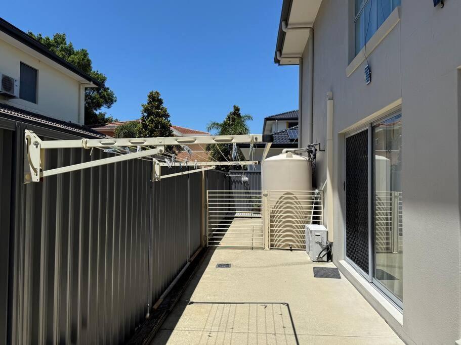 2 Spacious With Shared Bathroom In Modern Sunnybank