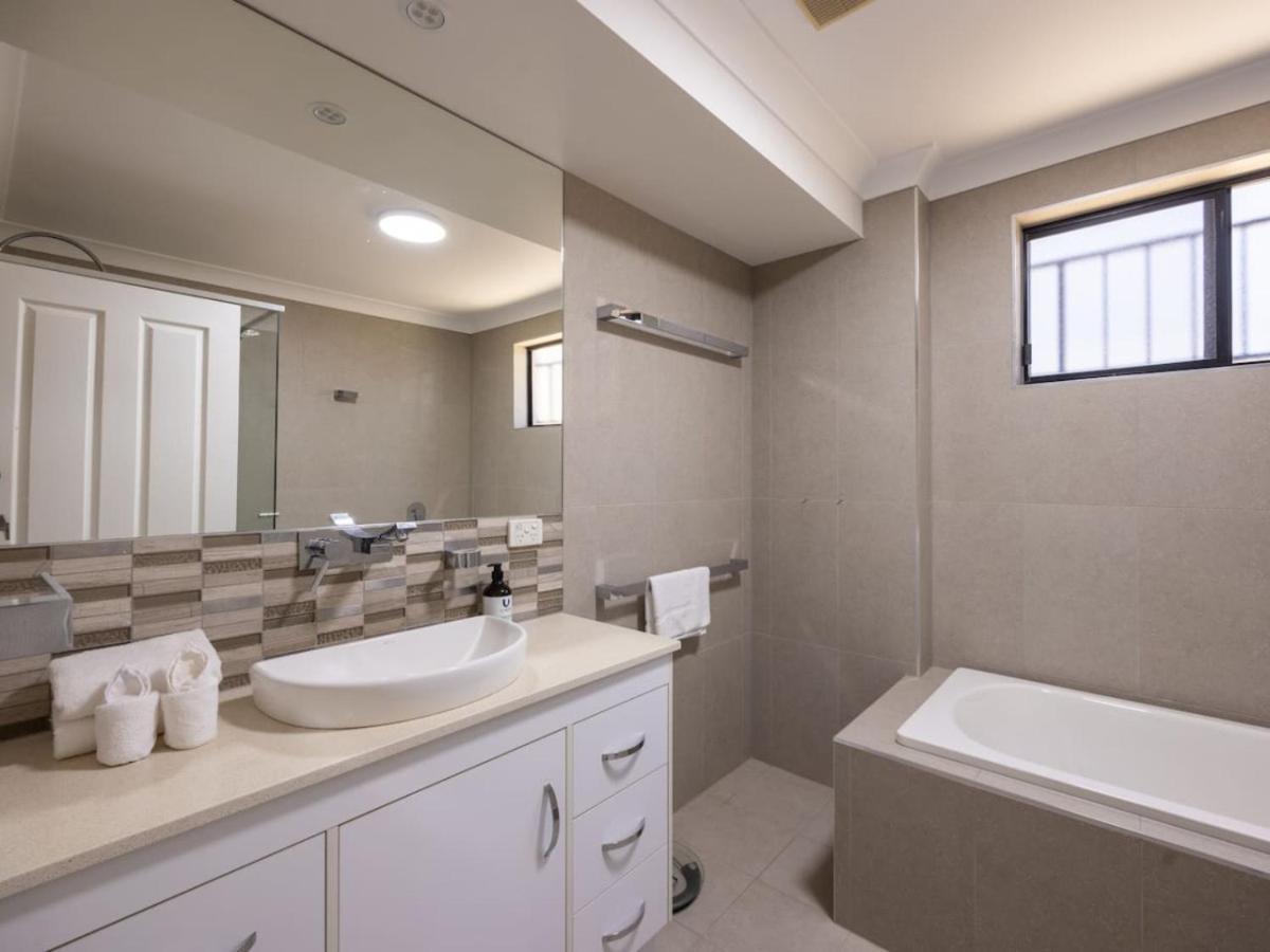 Stunning View 5br With Balcony Near Malls Uni And Cbd * Brisbane