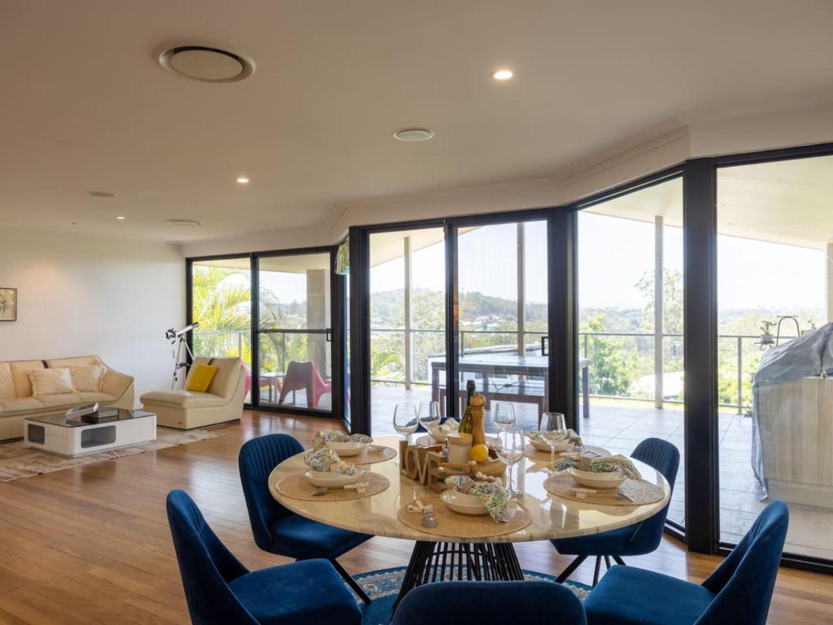 Stunning View 5br With Balcony Near Malls Uni And Cbd Holiday home