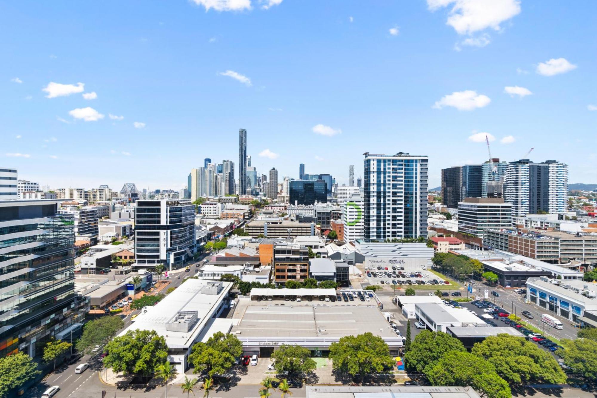 Elegant 2-bed With Rooftop Dining & Fabulous Views Brisbane