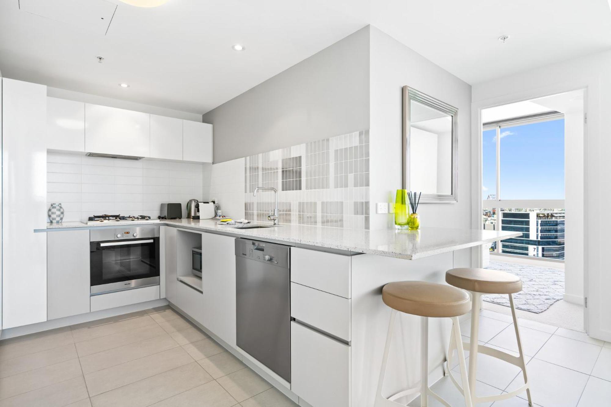 Elegant 2-bed With Rooftop Dining & Fabulous Views Apartment