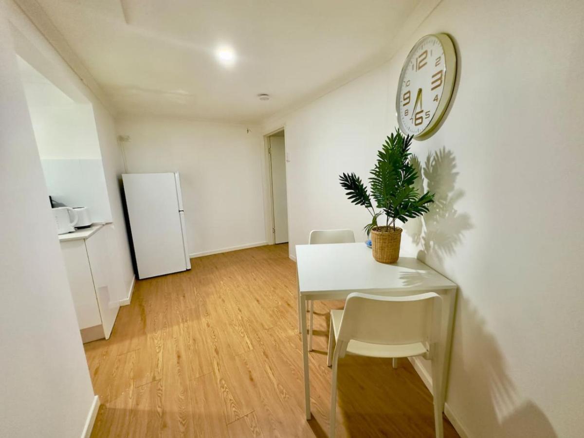 Prime 1br Near Transport And Retail * Brisbane