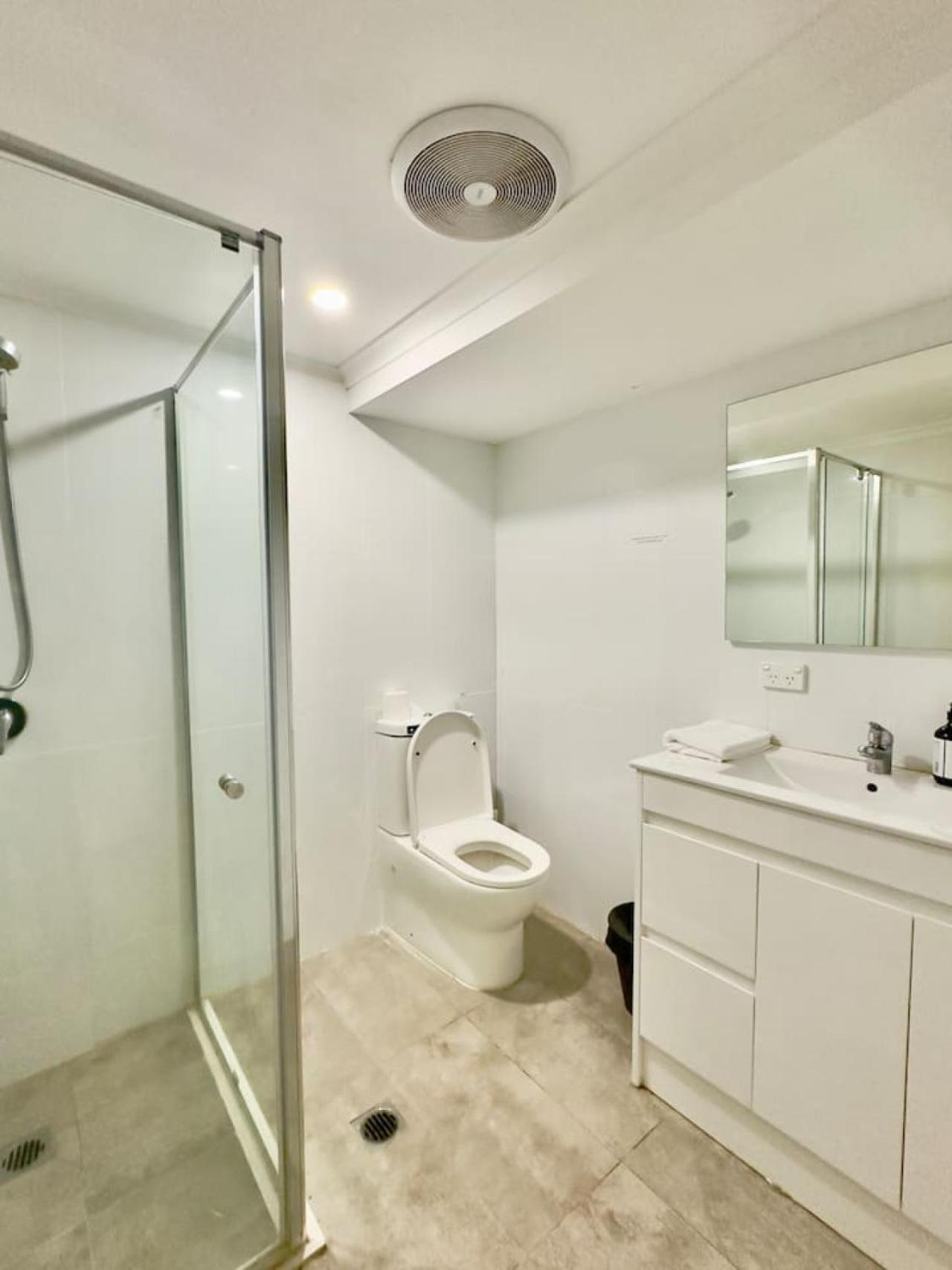 Apartment Prime 1br Near Transport And Retail Brisbane
