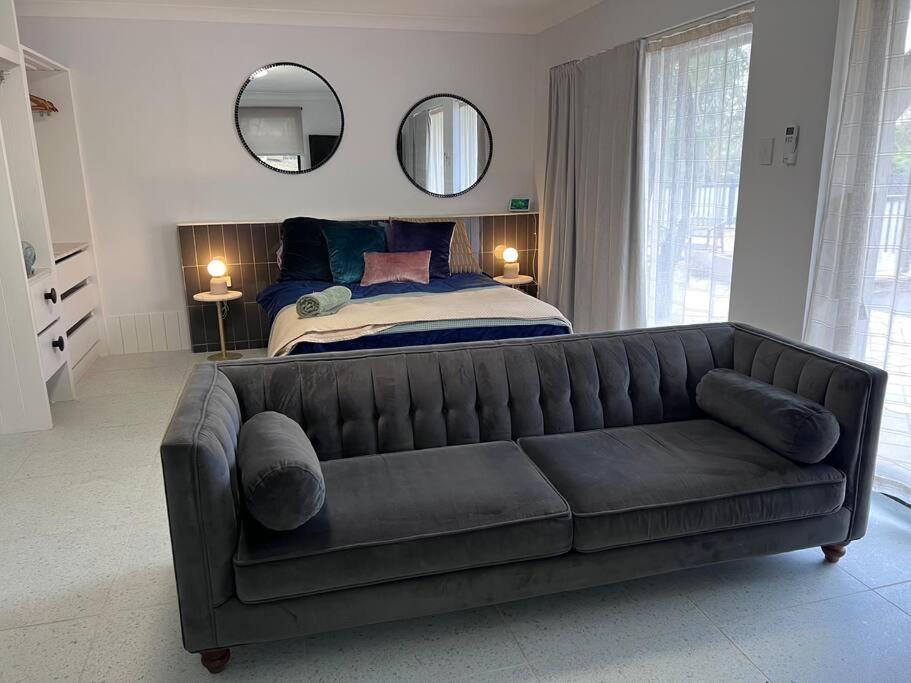 Apartment Sophisticated Spacious Self Contained *