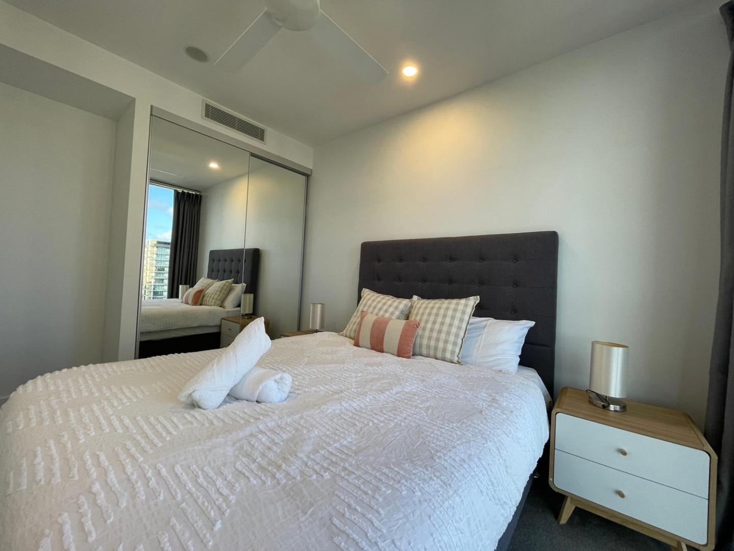 Cozy 2-bedroom With Spacious Balcony