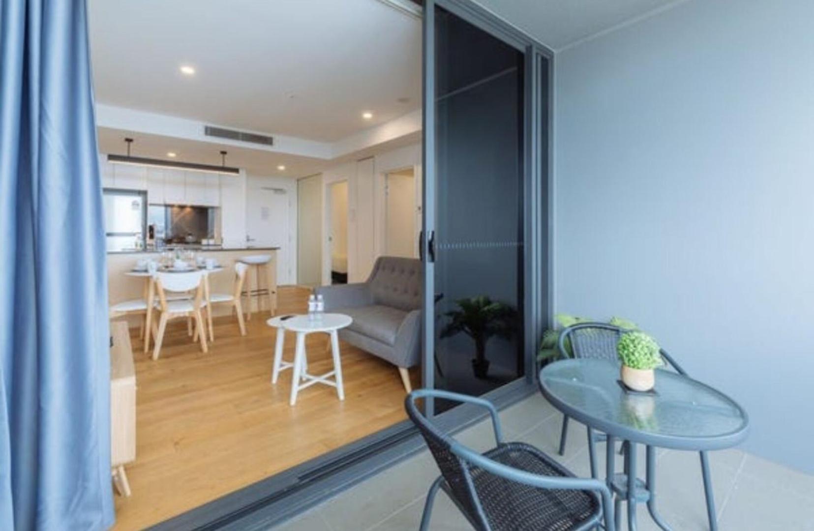 Cozy 2-bedroom With Spacious Balcony Apartamento