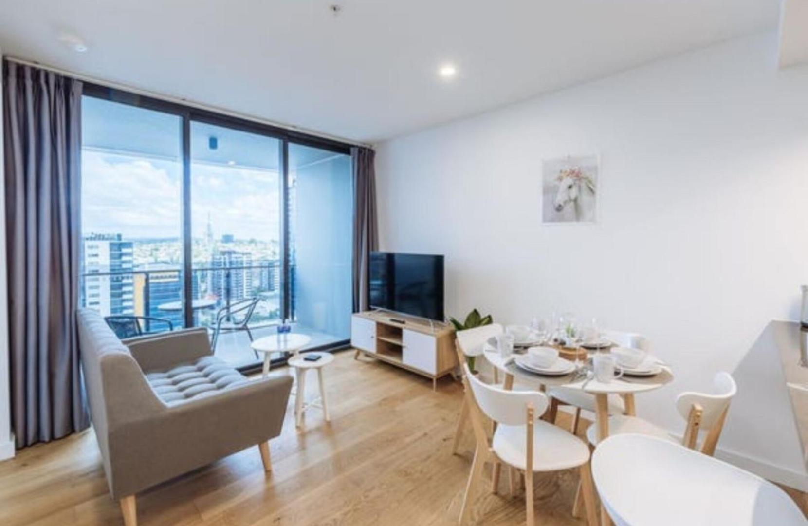 Cozy 2-bedroom With Spacious Balcony * Brisbane