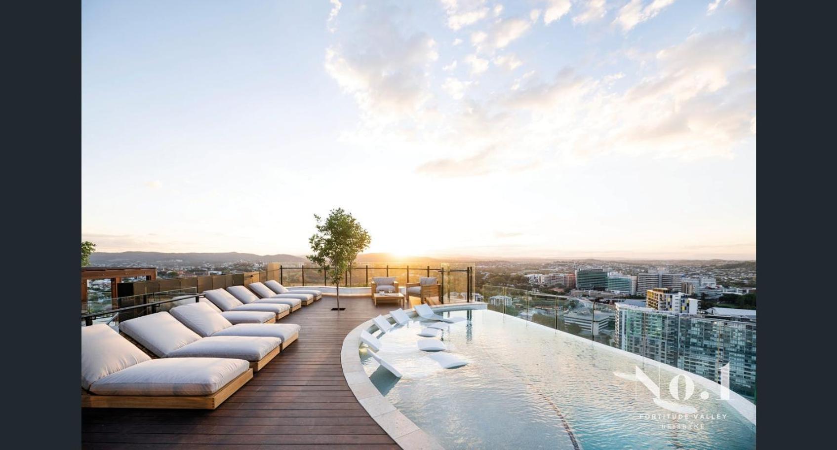 Luxury Peppers Infinity Pool Stylish With 2bd & 1c Park Holiday home *