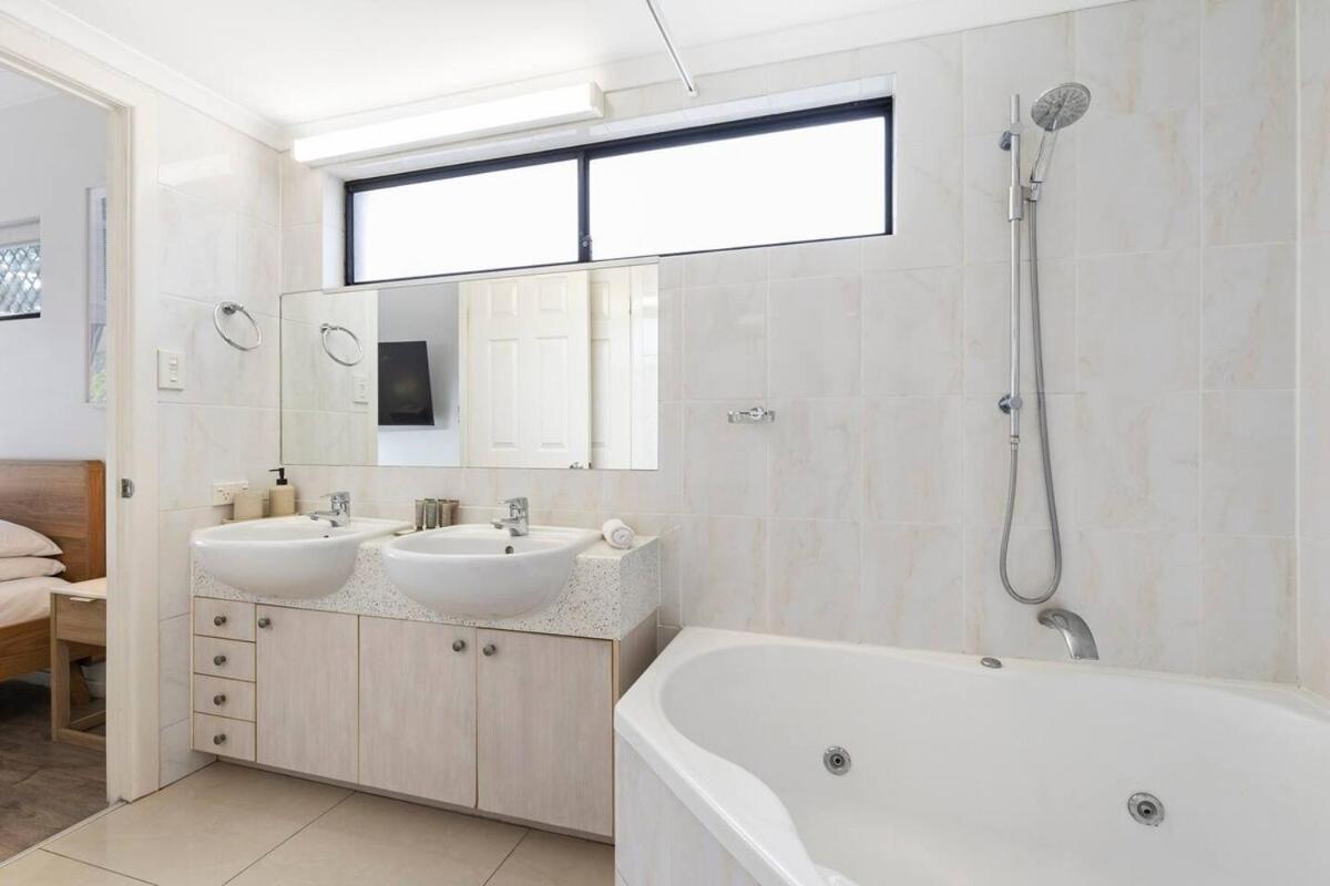 Garden 2bed X 2bath, Parking