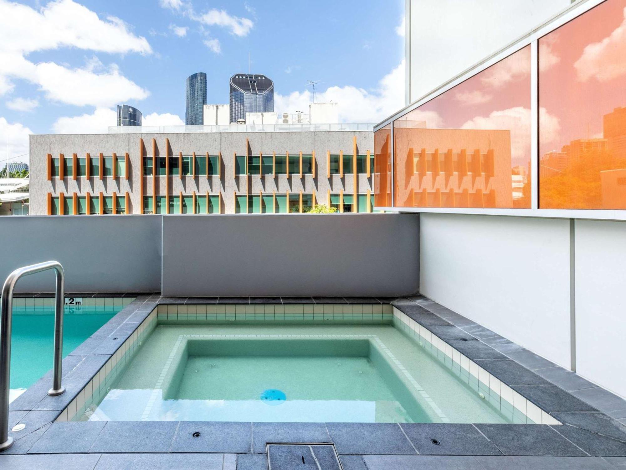 Mantra South Bank 4*