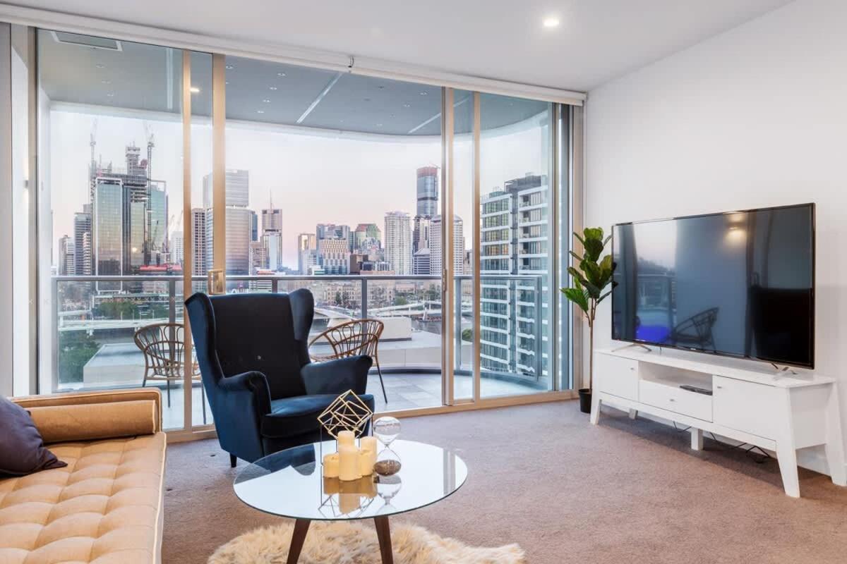 High Lvl Private And Quiet River View 2bd *