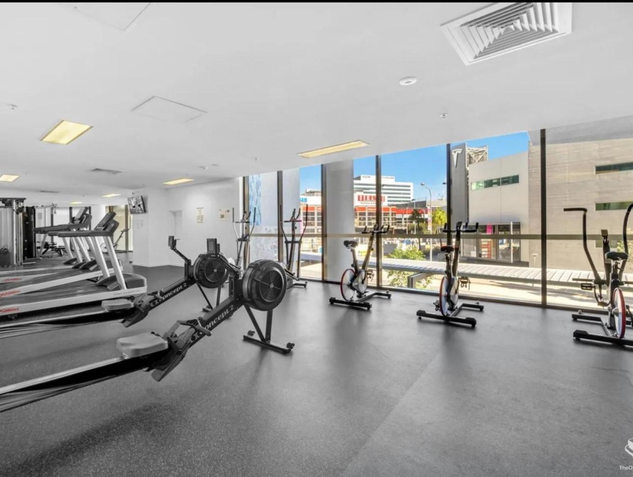 Luxury With View - Free Parking,pool,wifi Apartment Brisbane