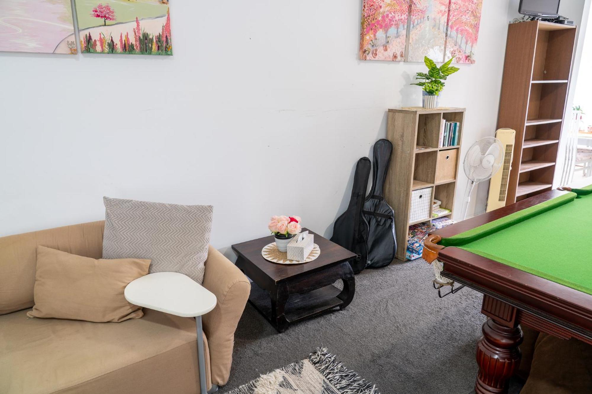 Hot Tub, Ice Bath, Gym, Sauna, Pool Table Coorparoo Haven Homestay *