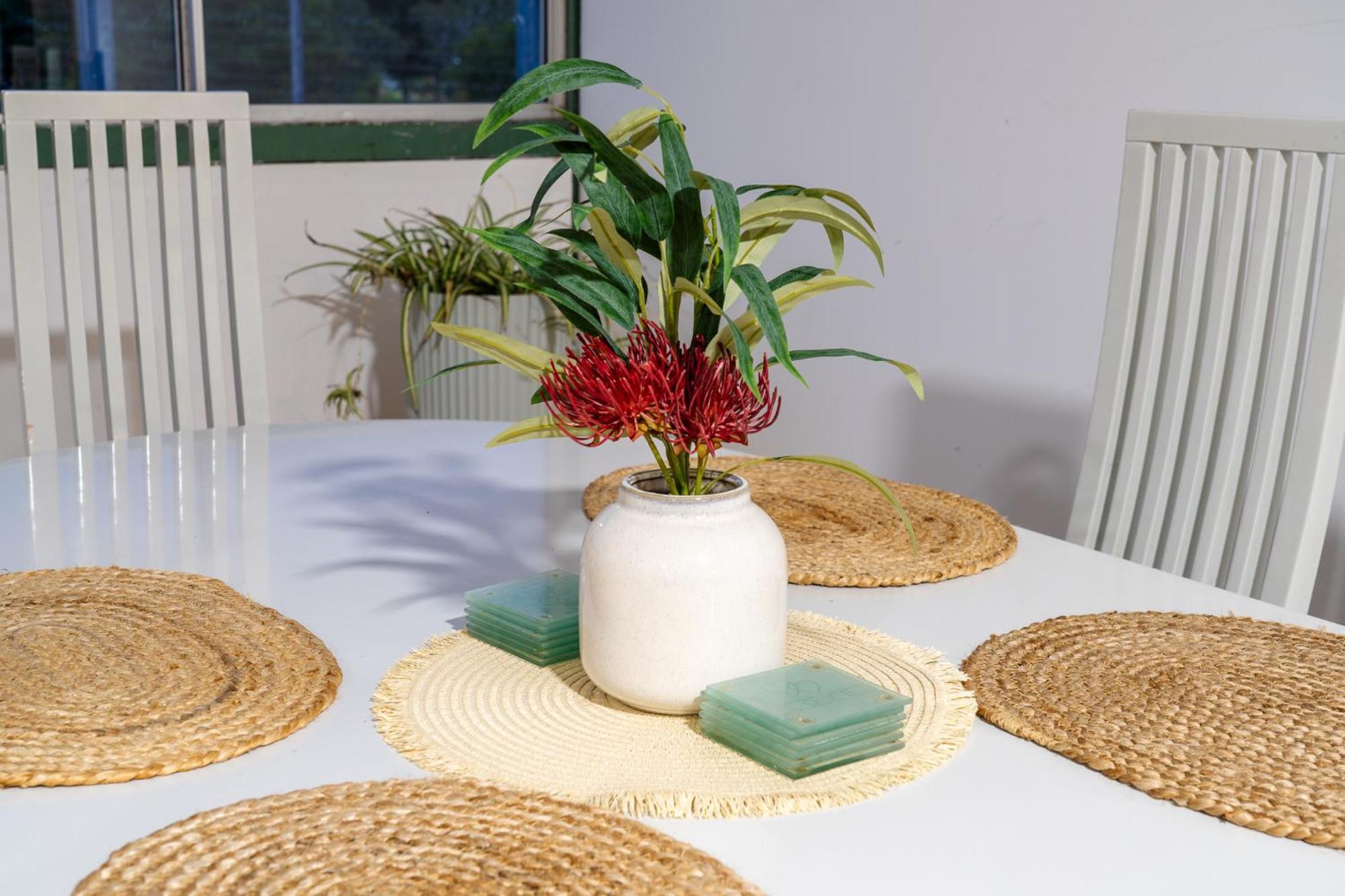 Homestay Hot Tub, Ice Bath, Gym, Sauna, Pool Table Coorparoo Haven *