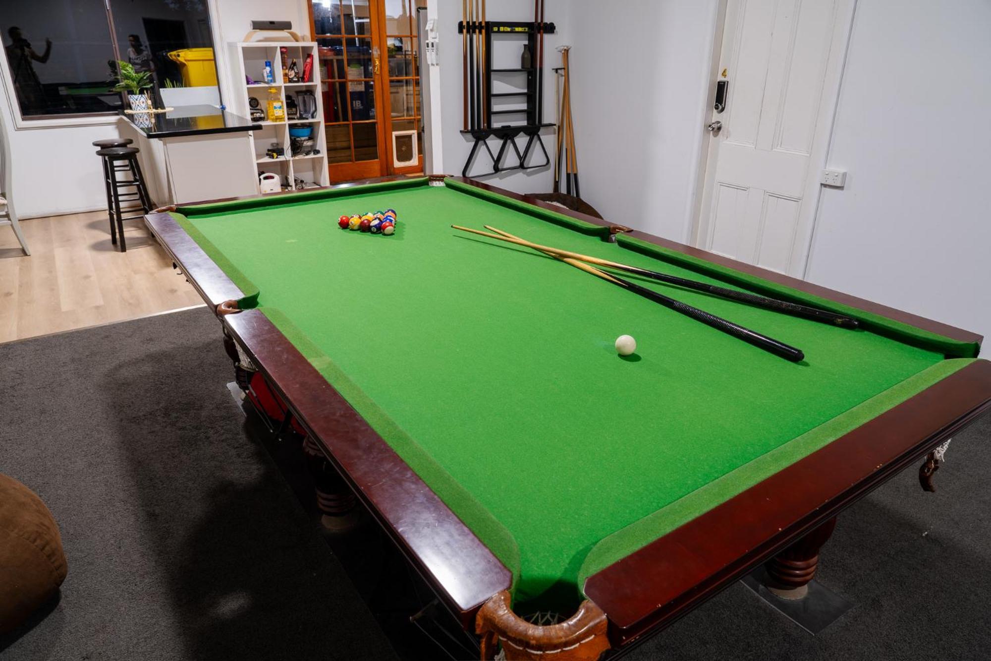Homestay Hot Tub, Ice Bath, Gym, Sauna, Pool Table Coorparoo Haven Brisbane