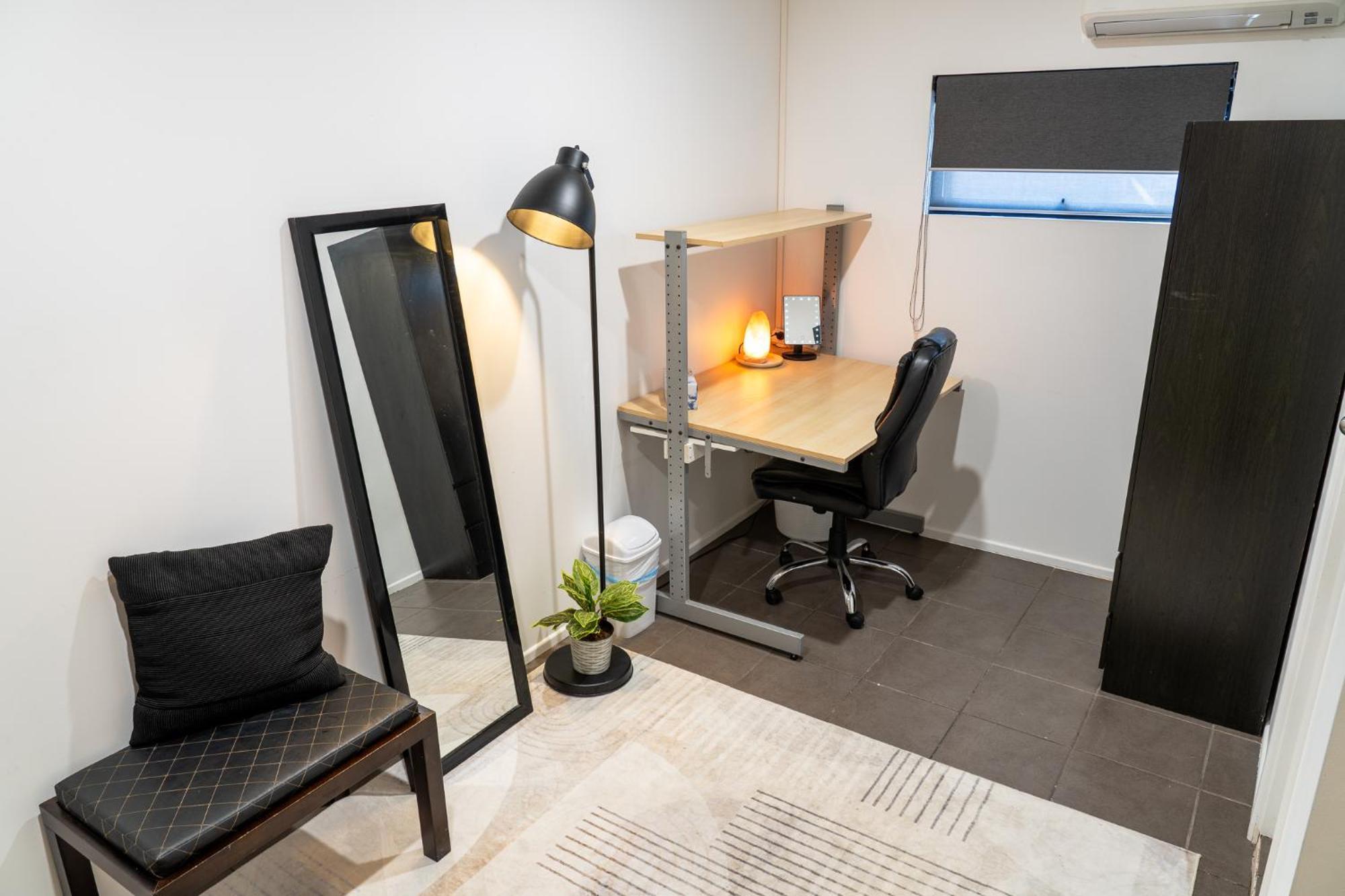 Hot Tub, Ice Bath, Gym, Sauna, Pool Table Coorparoo Haven *
