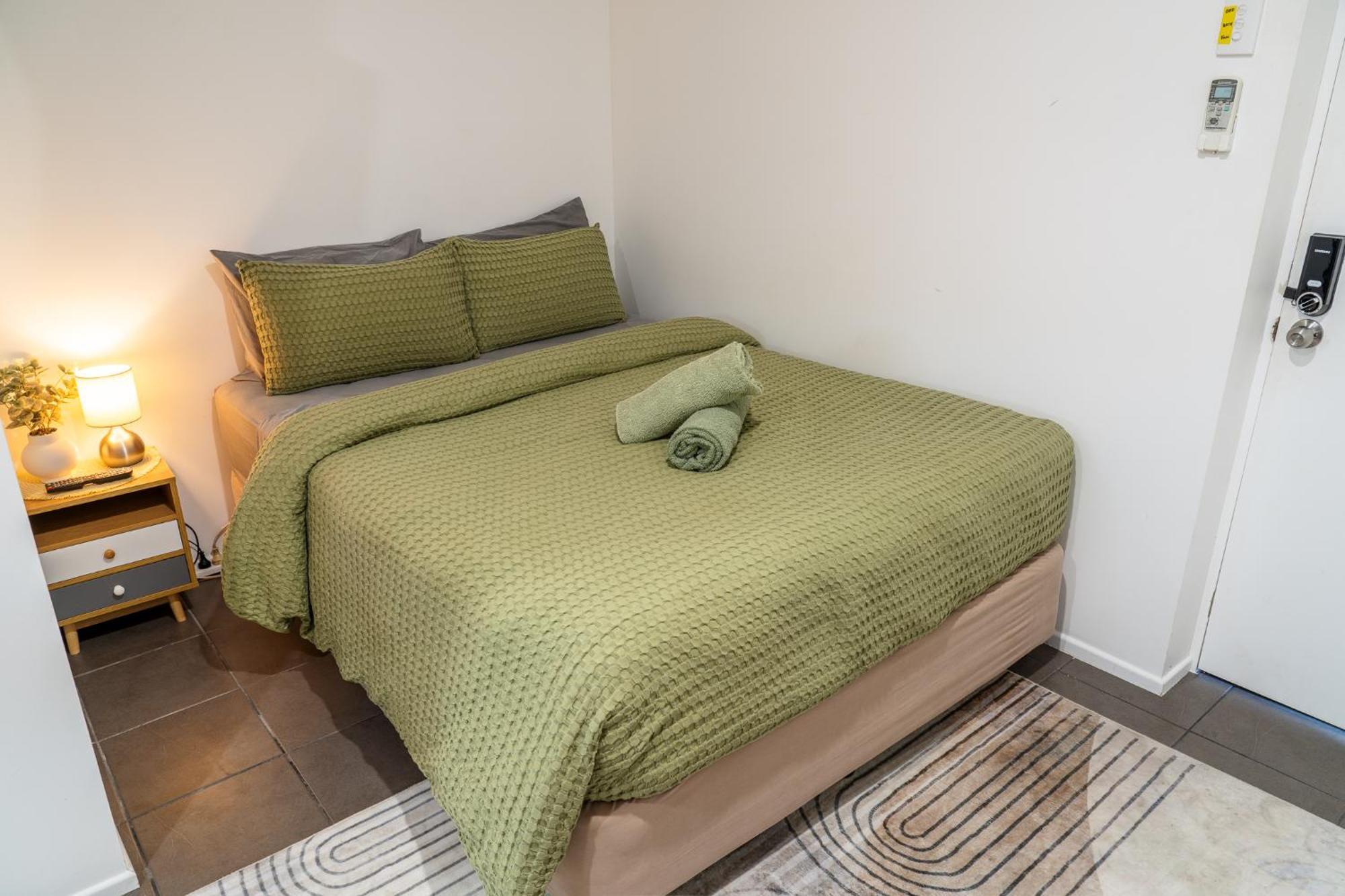 Homestay Hot Tub, Ice Bath, Gym, Sauna, Pool Table Coorparoo Haven *