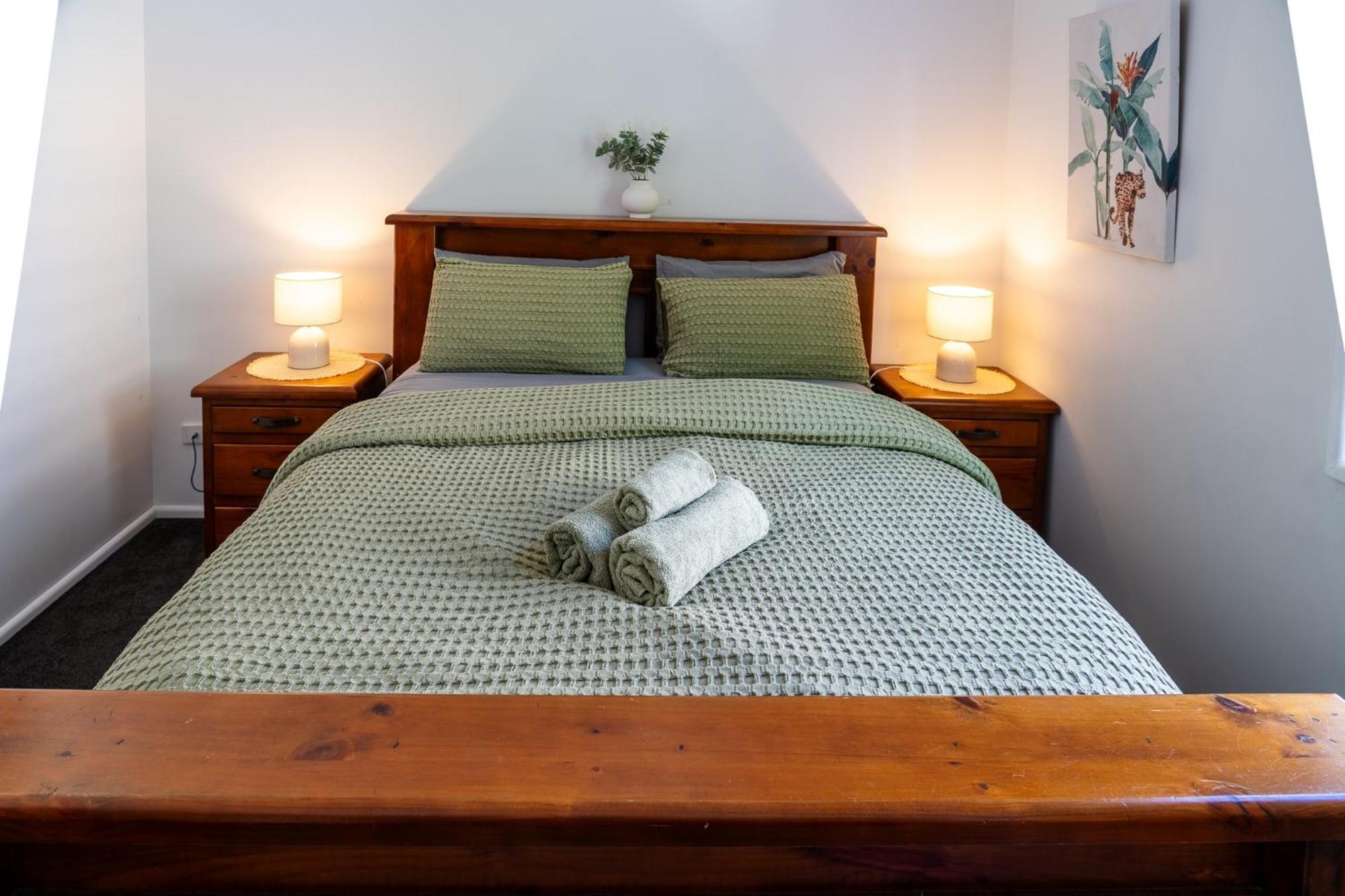 Hot Tub, Ice Bath, Gym, Sauna, Pool Table Coorparoo Haven Brisbane