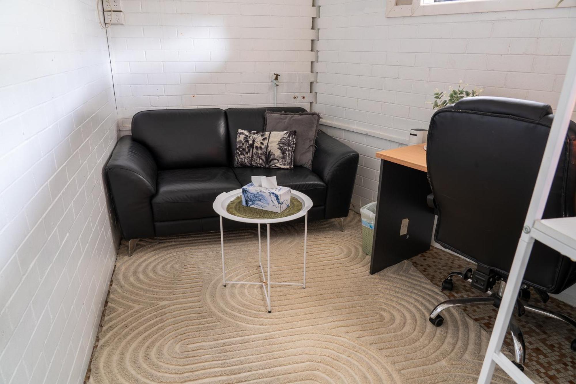 Homestay Hot Tub, Ice Bath, Gym, Sauna, Pool Table Coorparoo Haven *