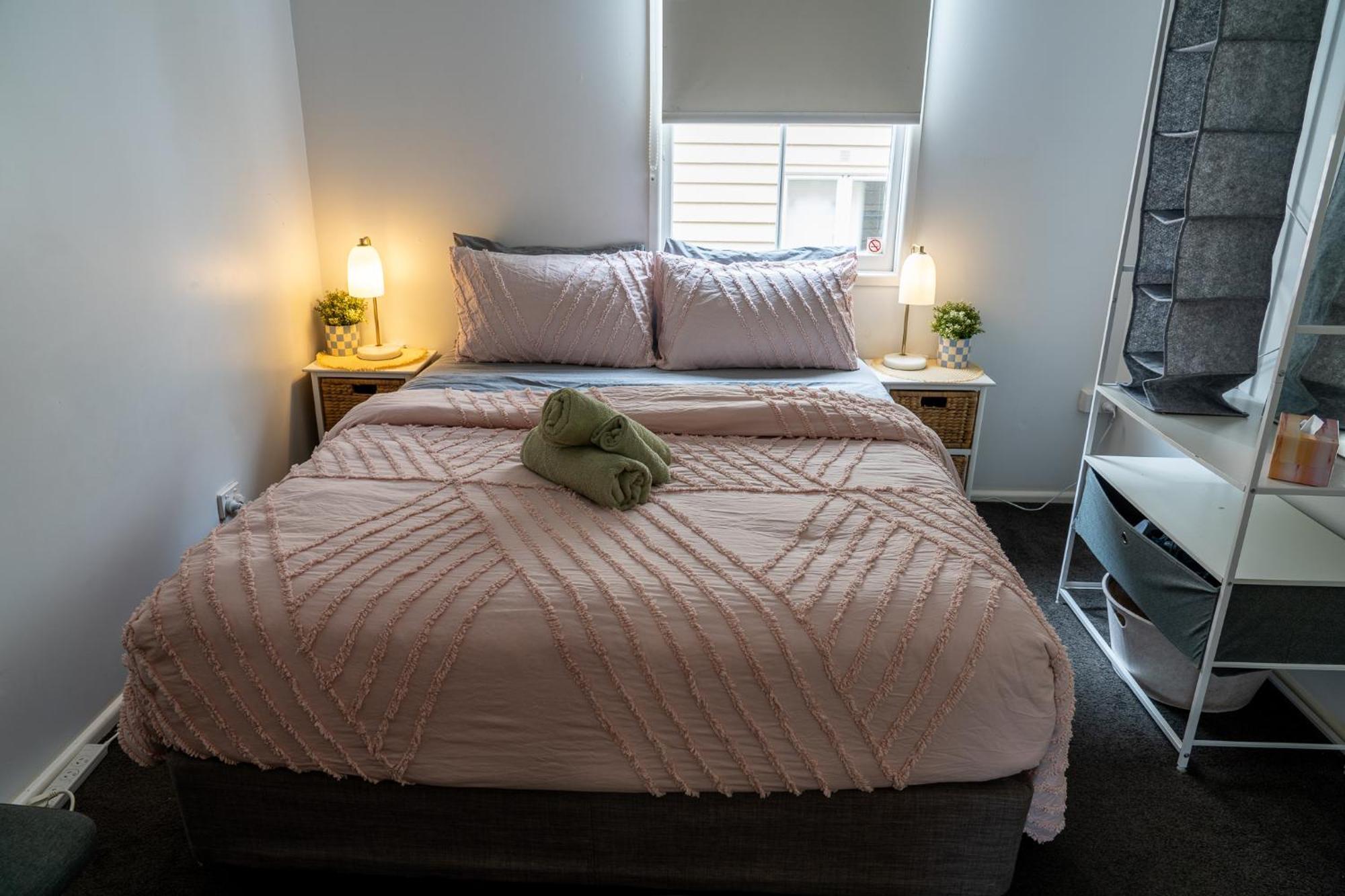 Hot Tub, Ice Bath, Gym, Sauna, Pool Table Coorparoo Haven Homestay Brisbane