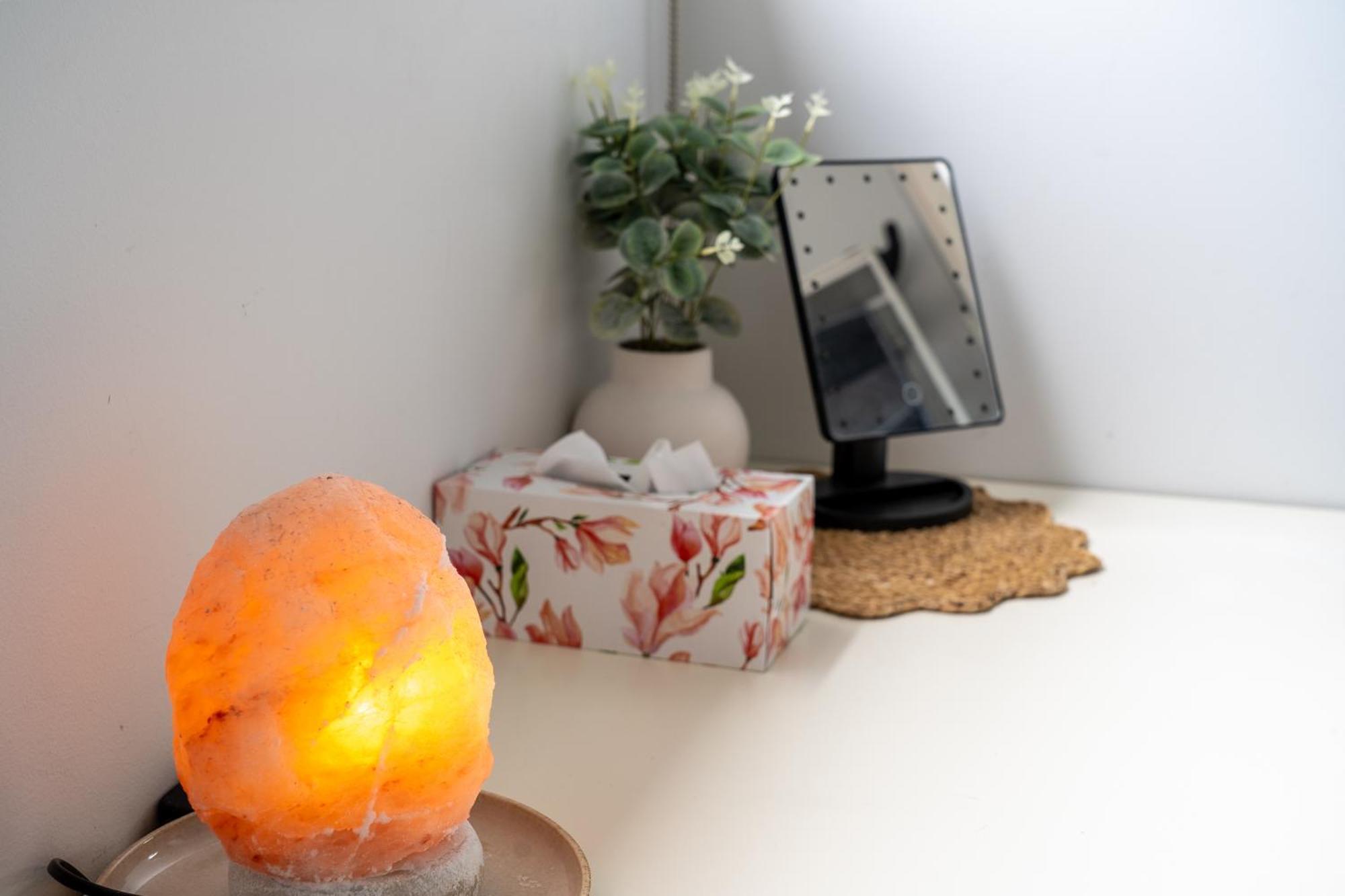 Hot Tub, Ice Bath, Gym, Sauna, Pool Table Coorparoo Haven Homestay Brisbane