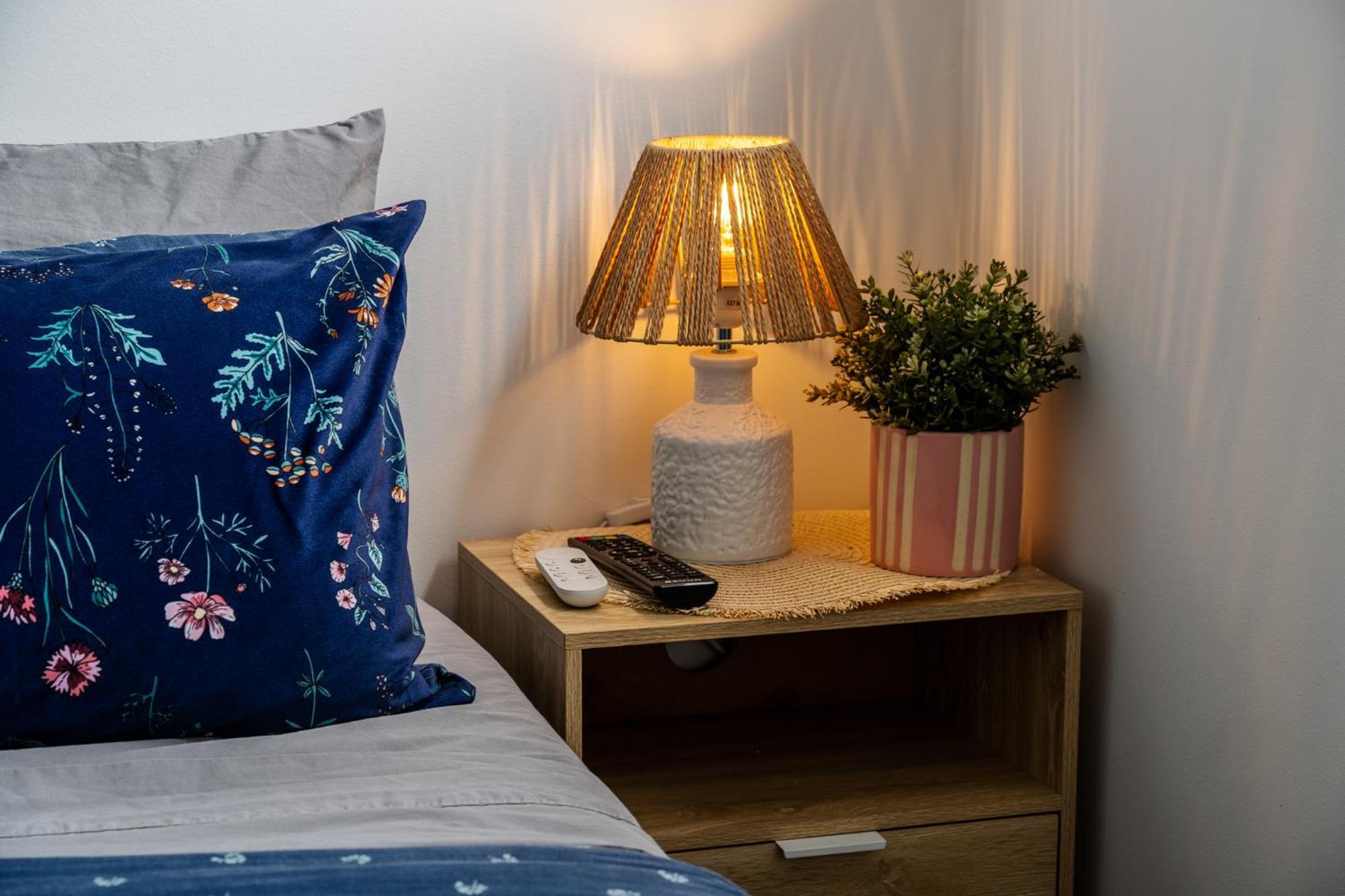 Homestay Hot Tub, Ice Bath, Gym, Sauna, Pool Table Coorparoo Haven Brisbane