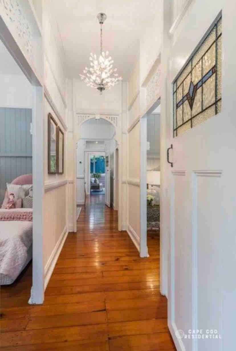 Luxury Queenslander Awaits! Sleeps 8, 3 Car Parks Holiday home *