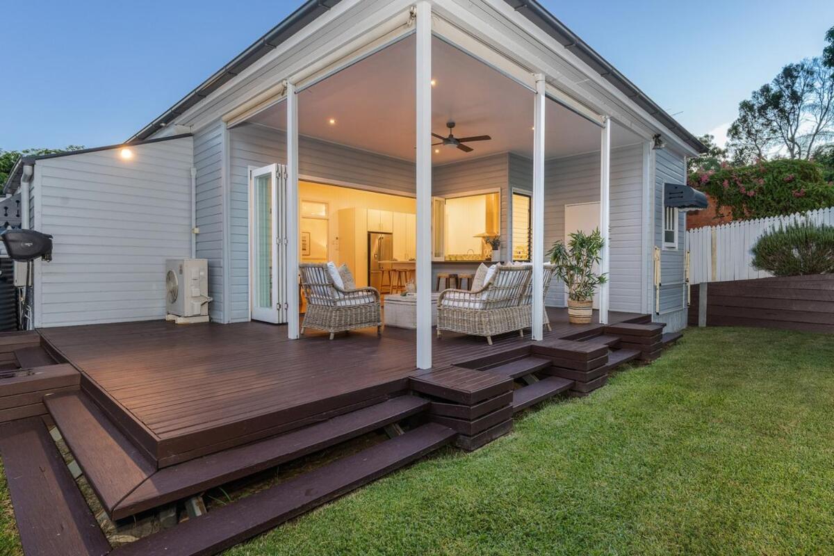 Luxury Queenslander Awaits! Sleeps 8, 3 Car Parks Holiday home *