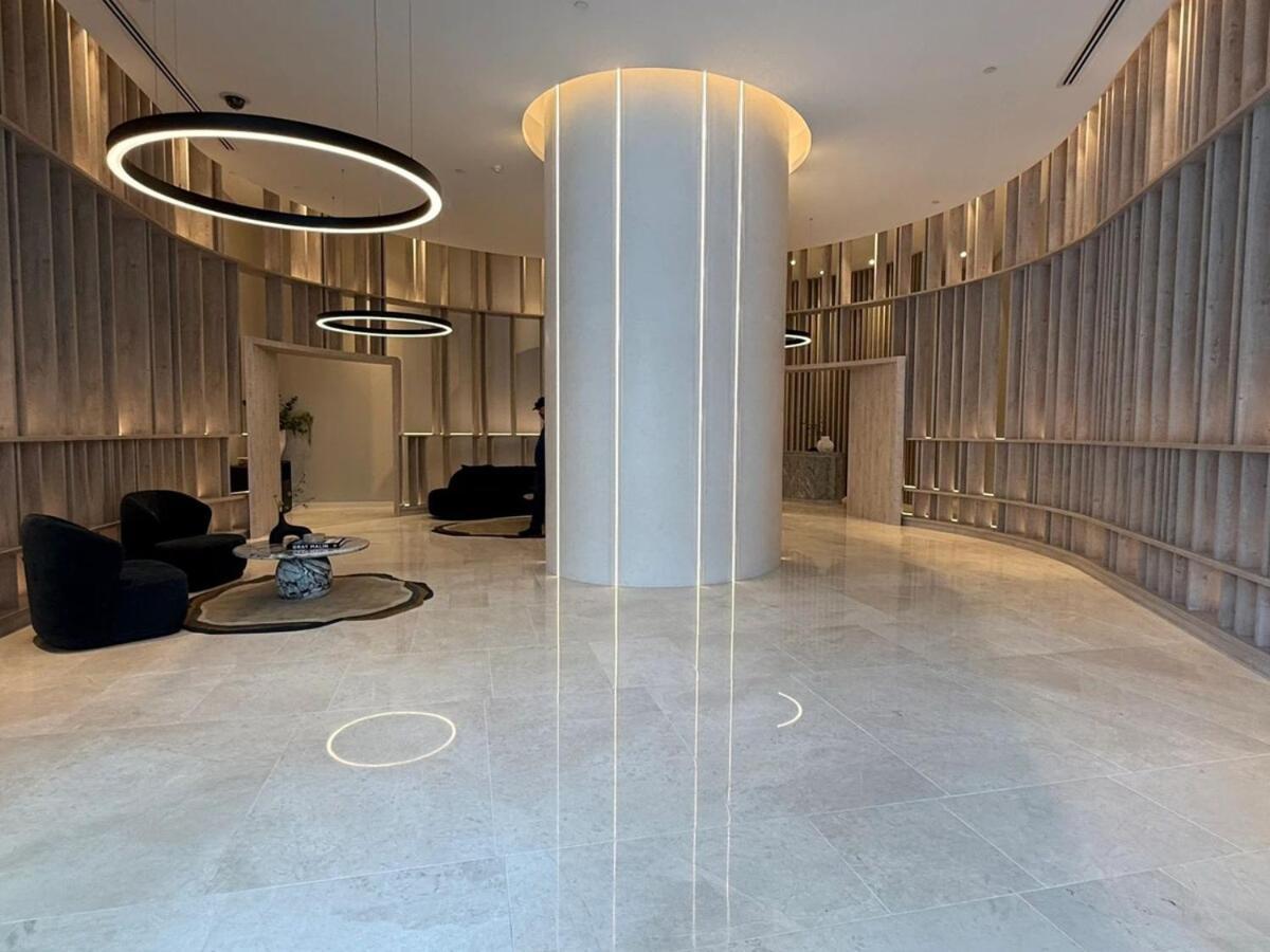 Apartment 2b2b Retreat Land In Queens Wharf