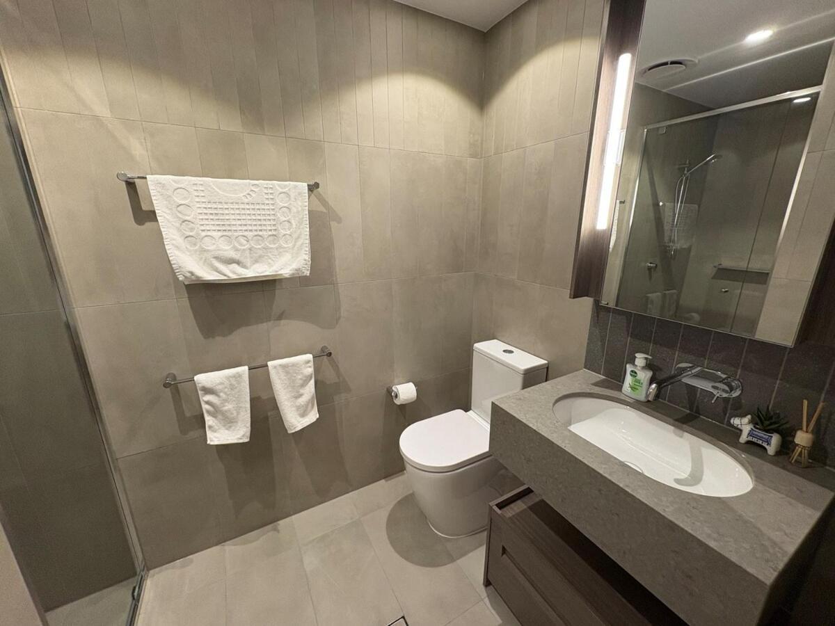 2b2b Retreat Land In Queens Wharf * Brisbane