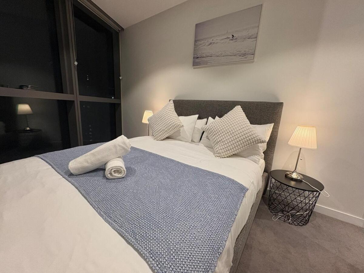 Apartment 2b2b Retreat Land In Queens Wharf Brisbane