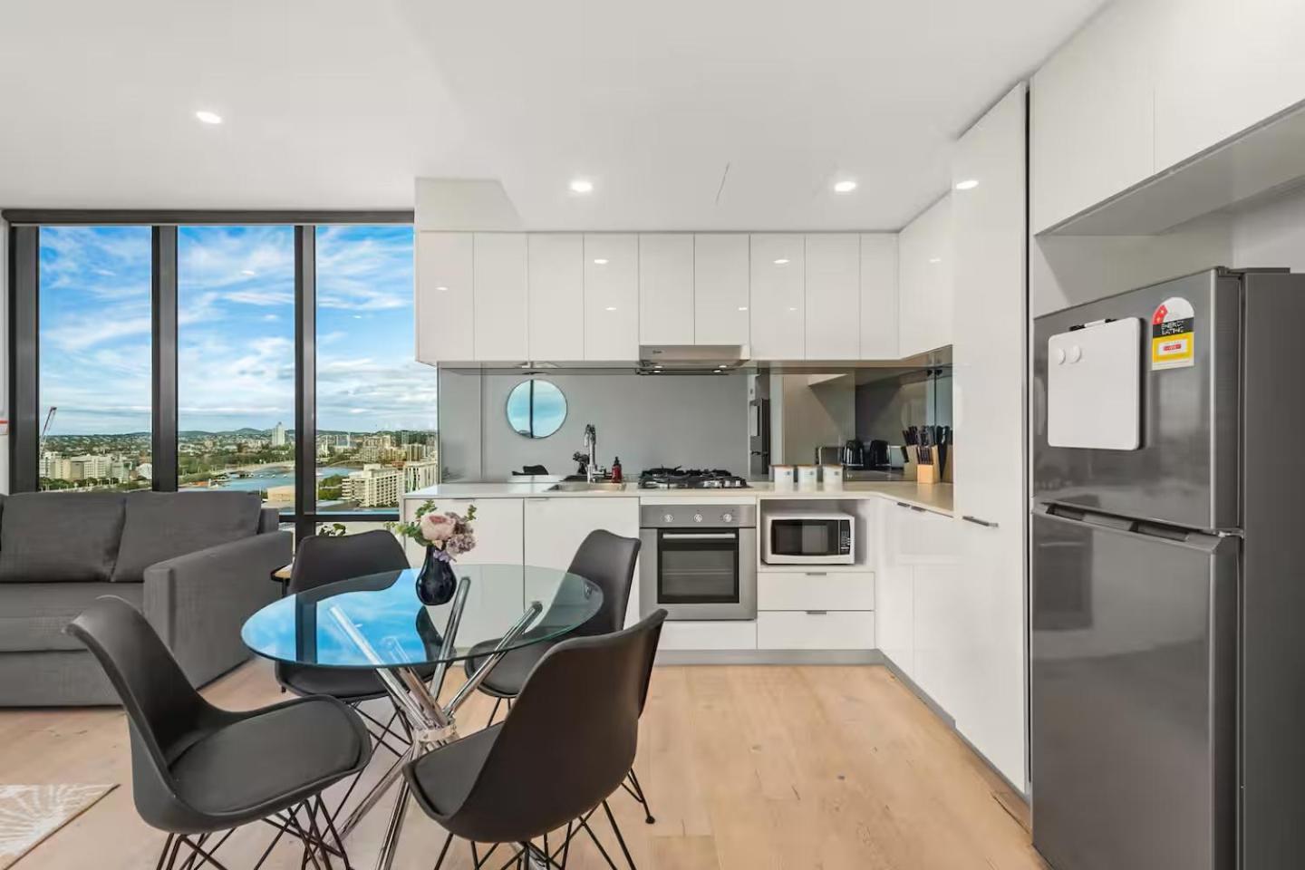 Spectacular Views Location, King Bed, Pool