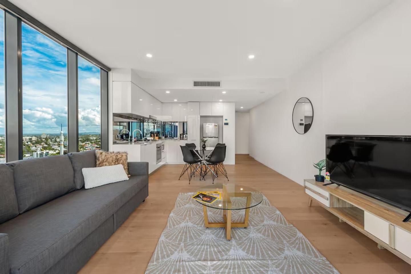 Spectacular Views Location, King Bed, Pool * Brisbane