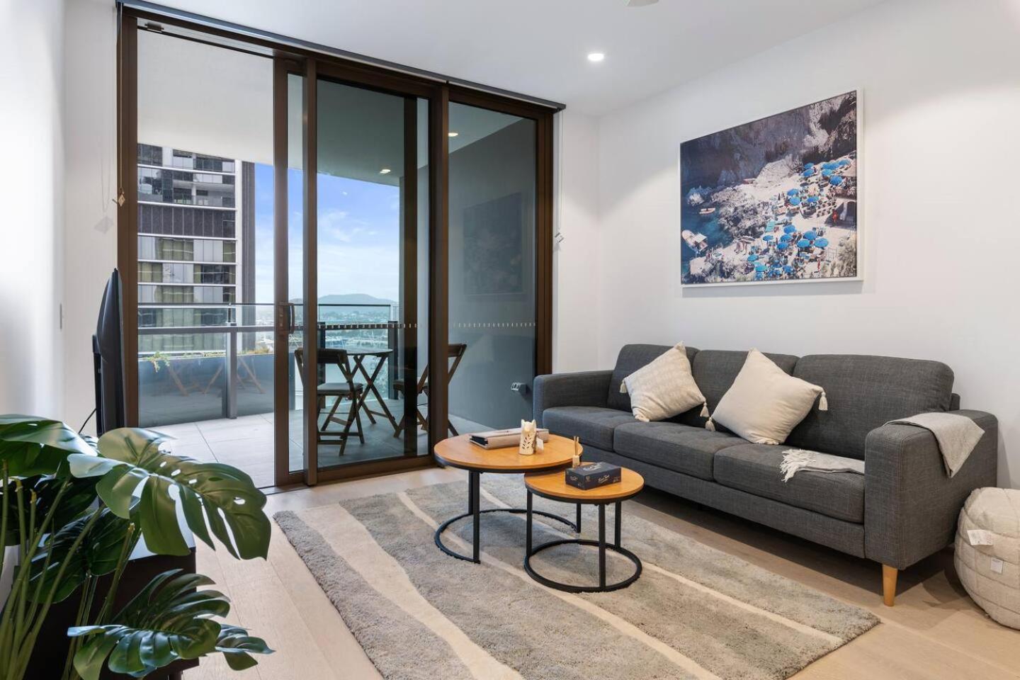 New 2br At Queens Wharf Bne Apartment *