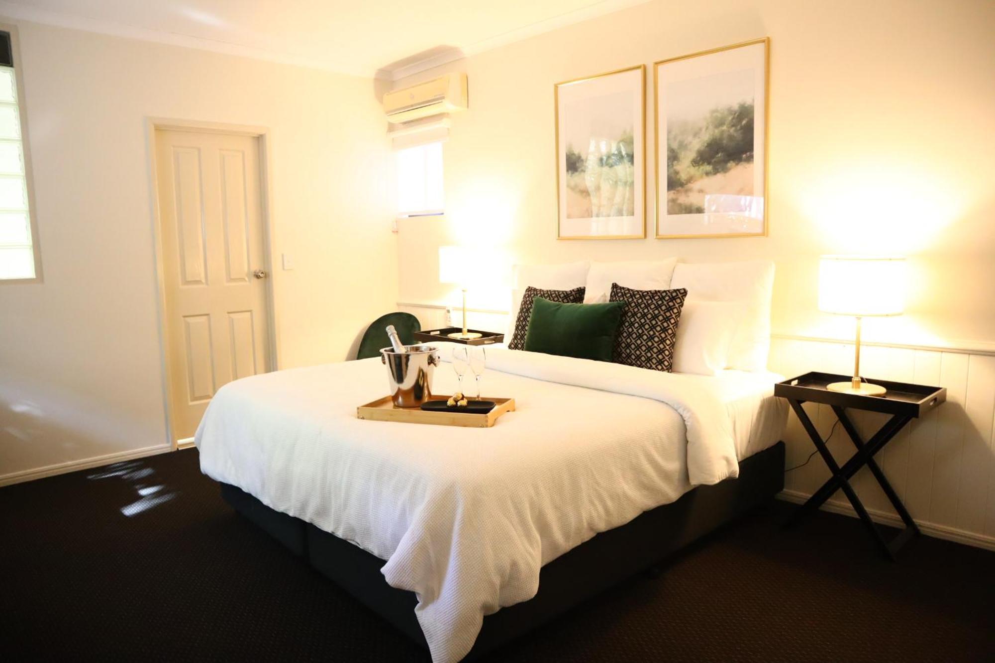 Quality Robertson Gardens 4*