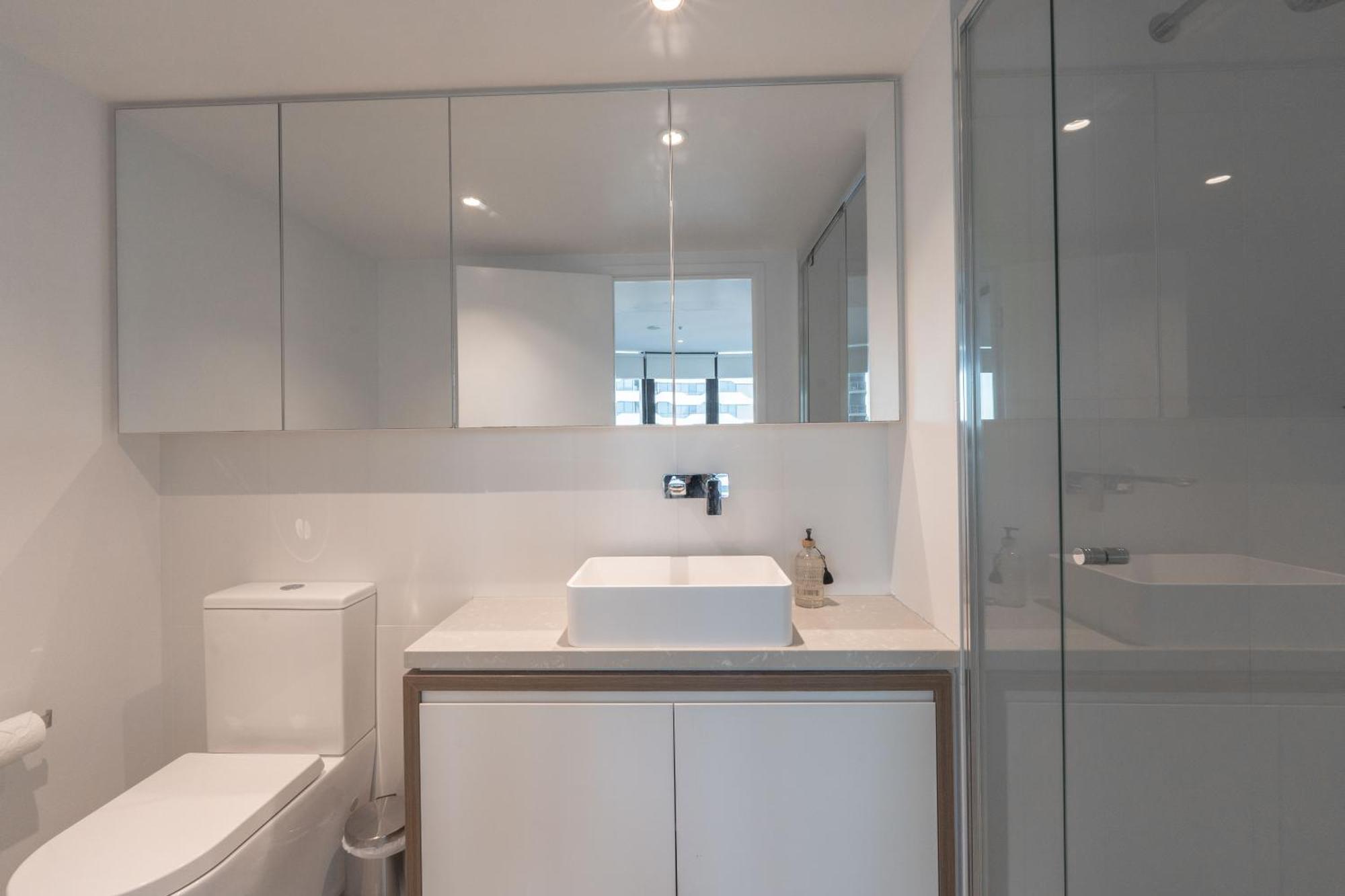 Apartment Modern Valley Pad With Rooftop Pool, Study & Parking *