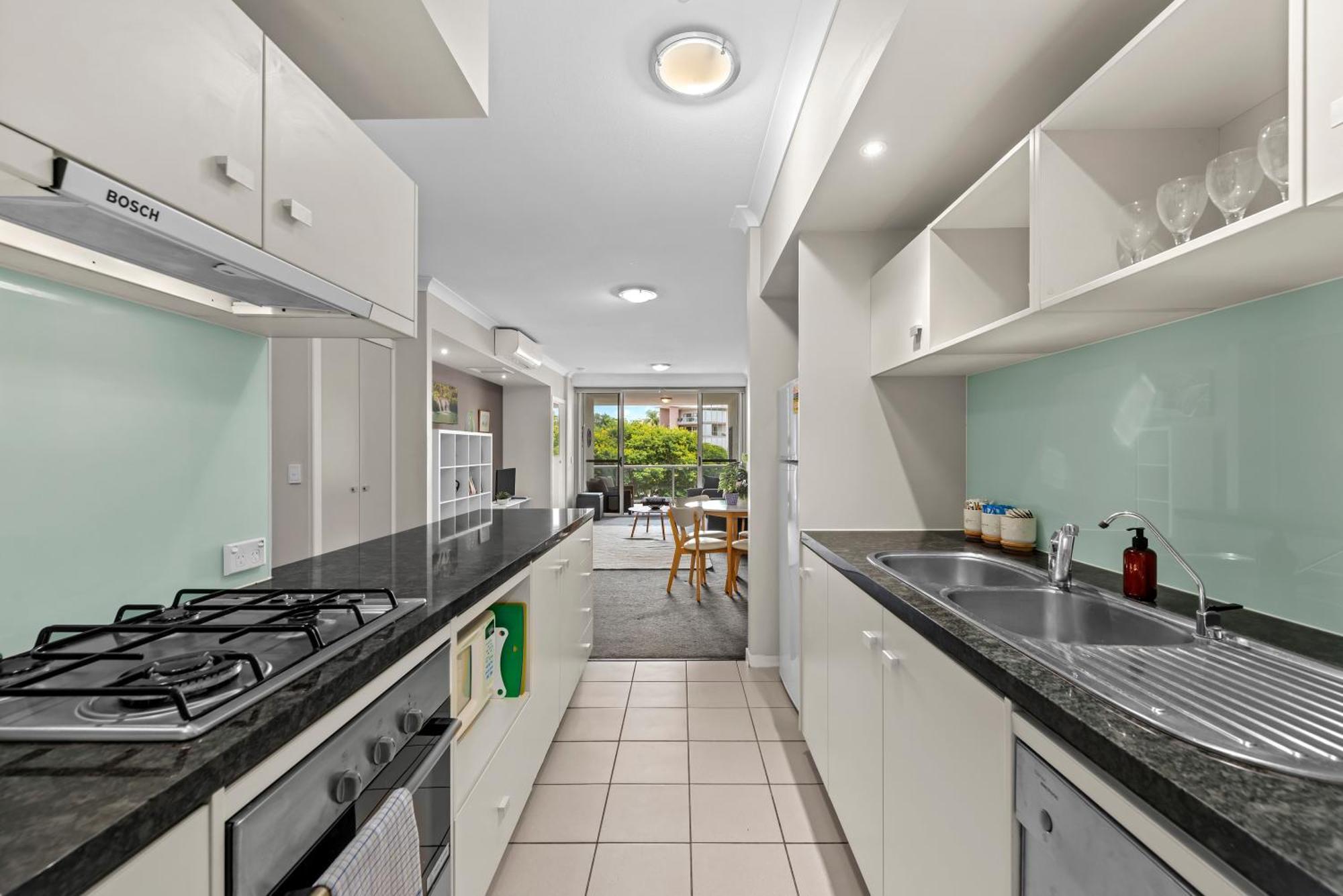 Apartment Spacious 2br Close To Uq, Shops With 2parking & Pool Brisbane